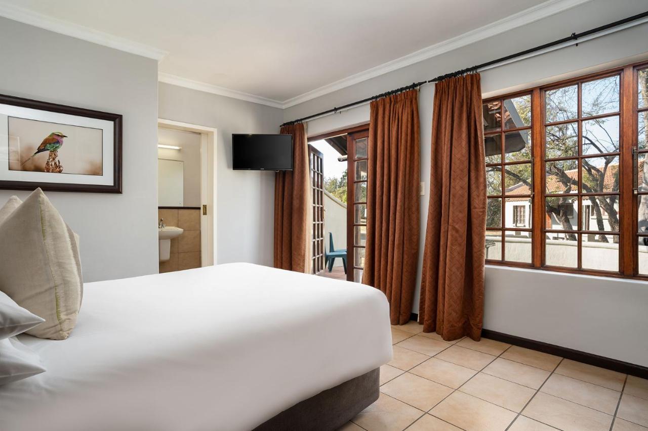 Premier Hotel Roodevalley Претория Экстерьер фото