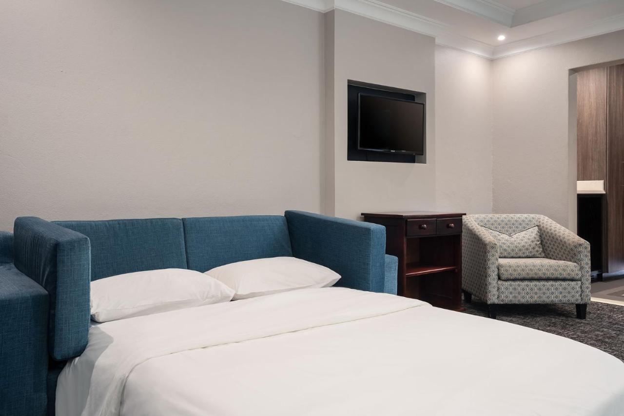 Premier Hotel Roodevalley Претория Экстерьер фото